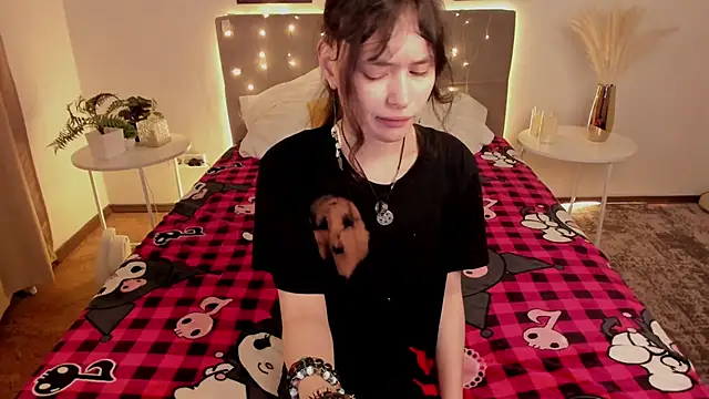 Emily Strikeee online show from 05.24.26