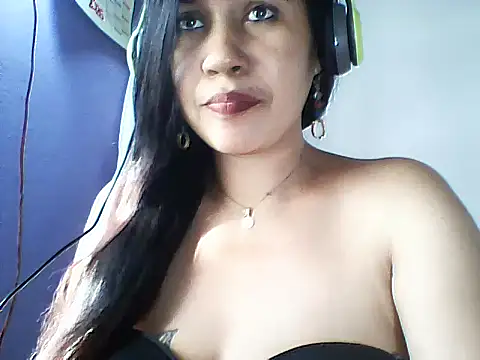 Snapshot of layanah12 chatting on 04.10.26 layanah12 online show from 04.10.26