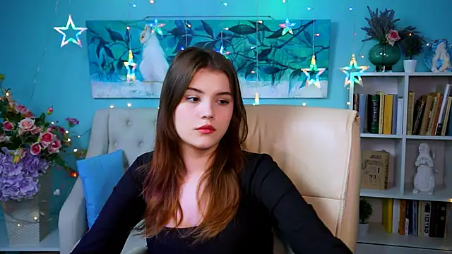 EvaThopson online show from 12.12.24