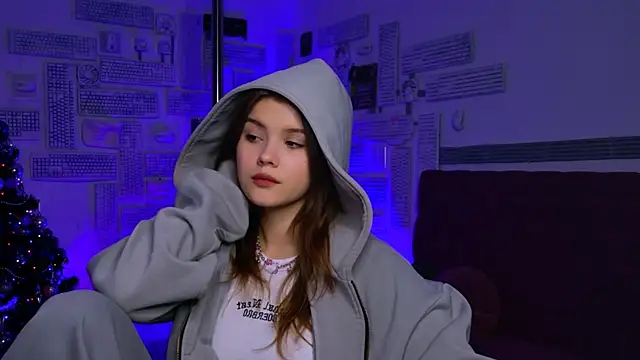 EvaThopson online show from 01.09.25