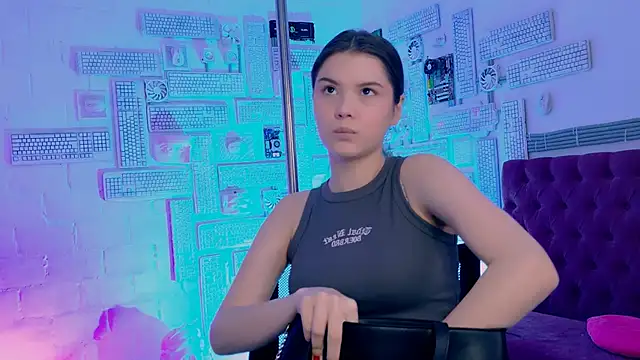 EvaThopson online show from 02.07.25