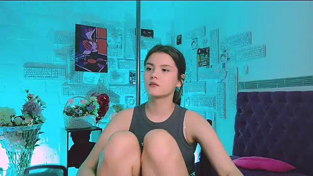 EvaThopson online show from 03.01.25