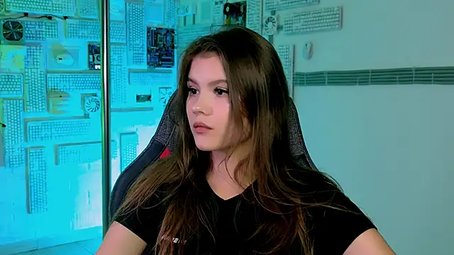 EvaThopson online show from 09.26.25