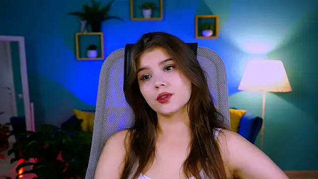 EvaThopson online show from 10.17.25