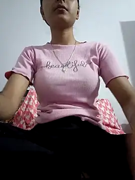 Snapshot of pikubaby chatting on 11.14.25 pikubaby online show from 11.14.25