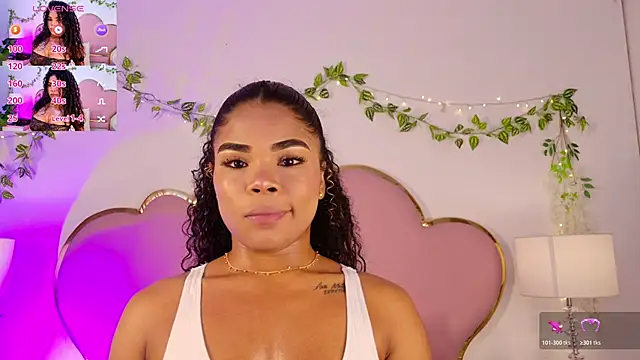 Snapshot of NahiaraReina chatting on 02.07.26 NahiaraReina online show from 02.07.26