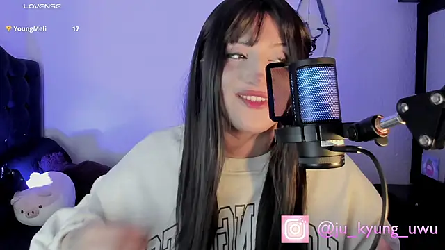 Snapshot of Ju_Kyung chatting on 02.26.25 Ju Kyung online show from 02.26.25