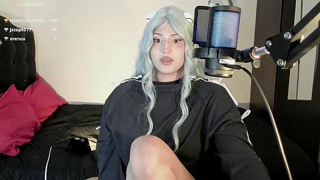 Snapshot of Ju_Kyung chatting on 03.04.25 Ju Kyung online show from 03.04.25