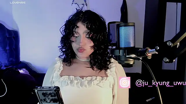 Snapshot of Ju_Kyung chatting on 03.13.25 Ju Kyung online show from 03.13.25