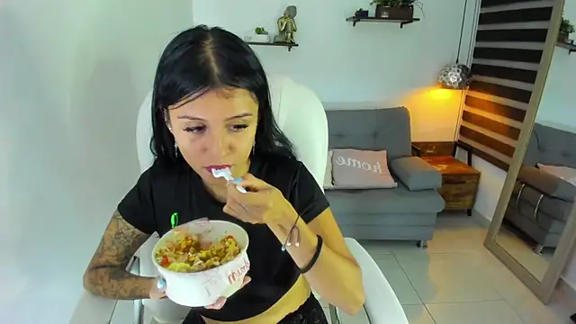 yenny garcia online show from 09.13.25