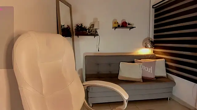 Snapshot of yenny_garcia chatting on 02.09.26 yenny garcia online show from 02.09.26