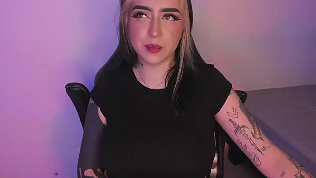 AnnikaMerliahh  online show from 11.13.25