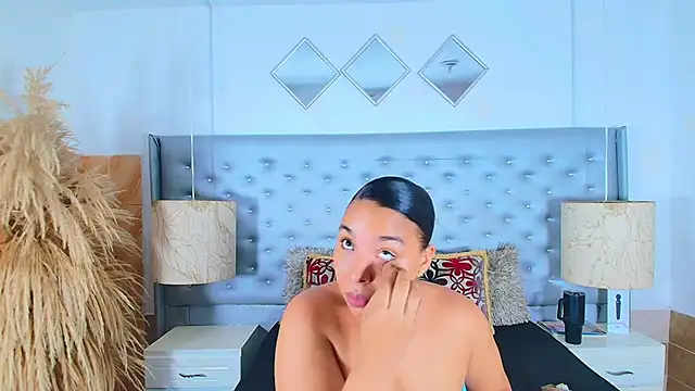 EileenBenzon online show from 11.08.25