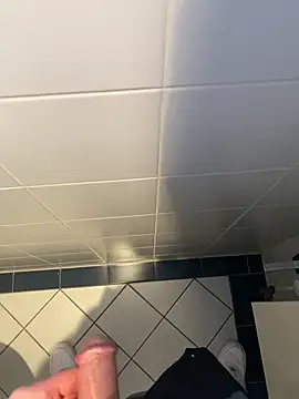 Snapshot of neilho1 chatting on 02.18.25 neilho1 online show from 02.18.25