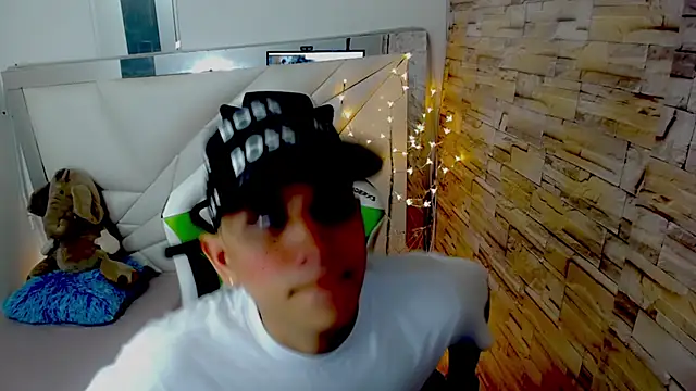 Brayan lopezz online show from 03.17.25