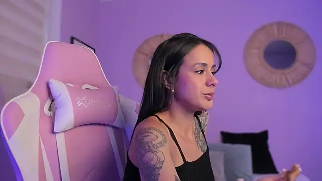 Snapshot of jinx_dh chatting on 12.27.24 jinx dh online show from 12.27.24