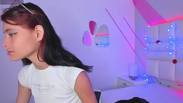 Snapshot of Salome_rouse1 chatting on 01.05.25 Salome rouse1 online show from 01.05.25