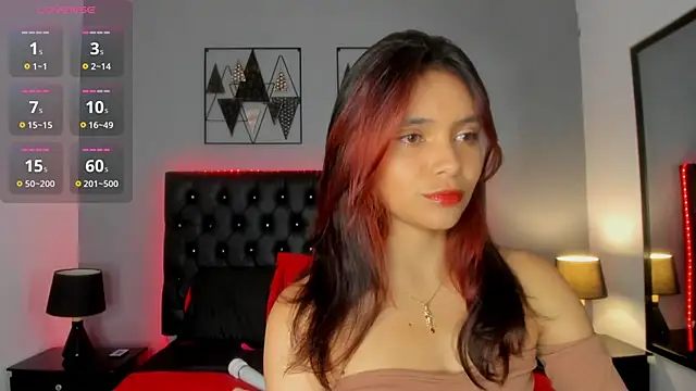 Snapshot of Salome_rouse1 chatting on 11.05.25 Salome rouse1 online show from 11.05.25