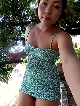 sweet outdoor charm online show from 12.18.24