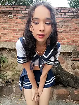 sweet outdoor charm online show from 03.22.26