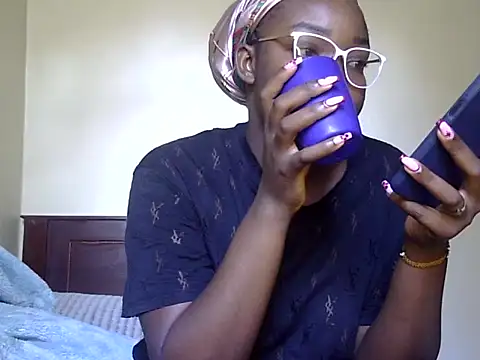 Snapshot of Chichii- chatting on 04.10.26 Chichii- online show from 04.10.26