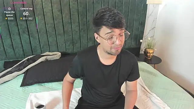 Edward max online show from 04.05.26