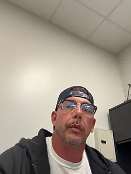 Snapshot of mike_hawks_nice chatting on 09.17.25 mike hawks nice online show from 09.17.25