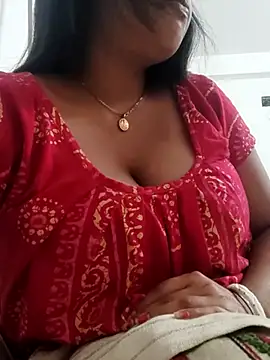 Snapshot of Priya_2222 chatting on 03.01.25 Priya 2222 online show from 03.01.25