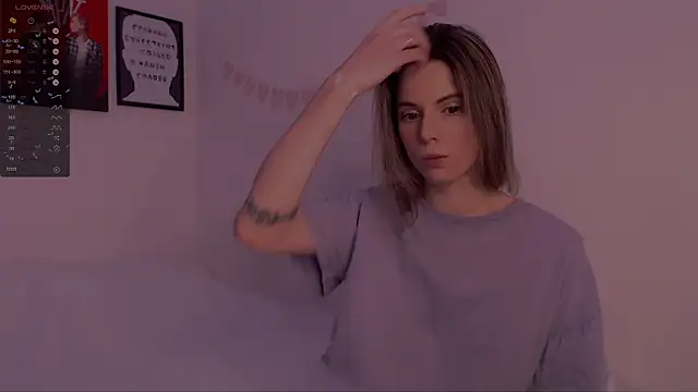 Snapshot of _ni_kiss chatting on 12.15.24 ni kiss online show from 12.15.24