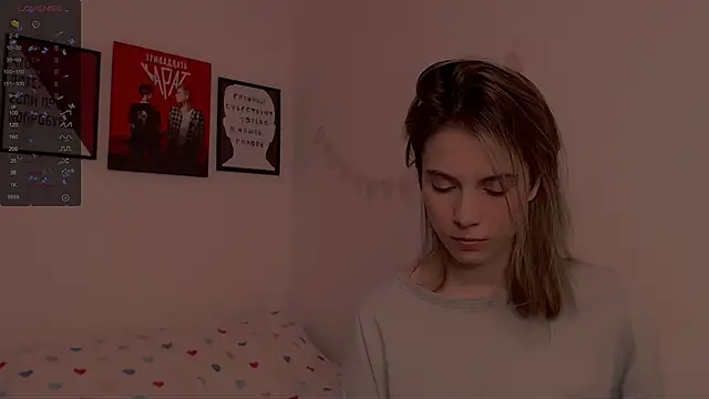 Snapshot of _ni_kiss chatting on 02.02.25 ni kiss online show from 02.02.25