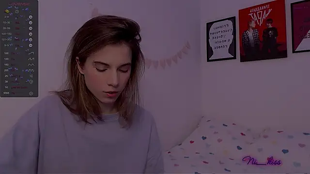 Snapshot of _ni_kiss chatting on 03.04.25 ni kiss online show from 03.04.25