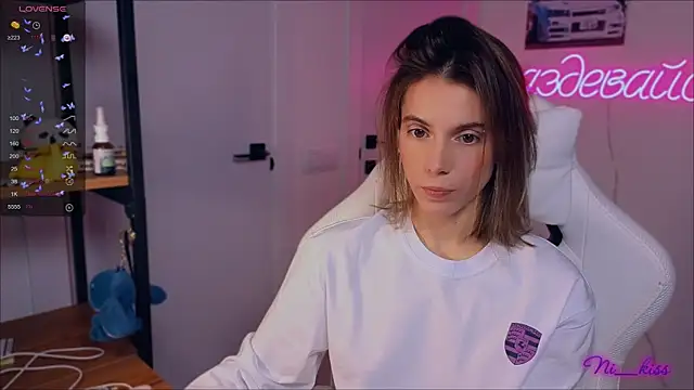 Snapshot of _ni_kiss chatting on 09.19.25 ni kiss online show from 09.19.25