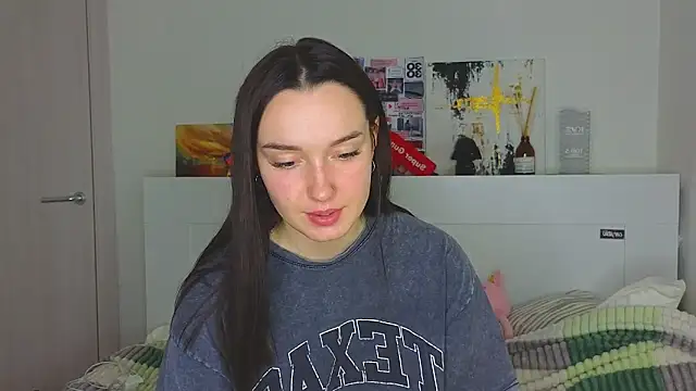 Snapshot of Wild_Sophie_ chatting on 01.03.25 Wild Sophie online show from 01.03.25