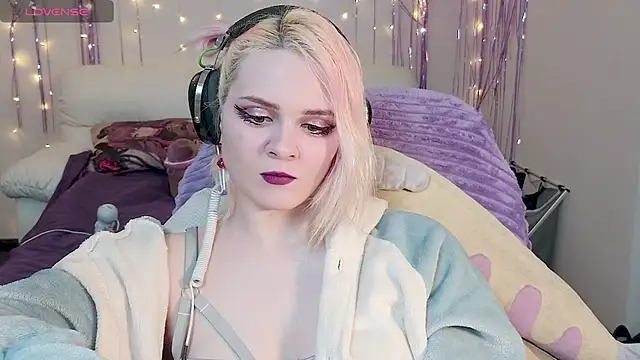 One Moment  online show from 01.31.25