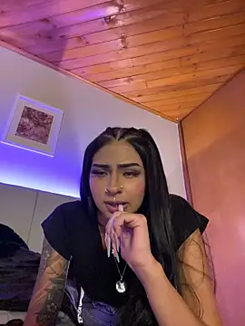 Hilary pinkk online show from 04.05.26