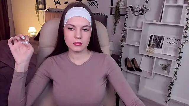 Snapshot of BellaSweetHeart chatting on 01.21.25 BellaSweetHeart online show from 01.21.25