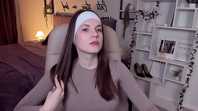 Snapshot of BellaSweetHeart chatting on 01.21.25 BellaSweetHeart online show from 01.21.25