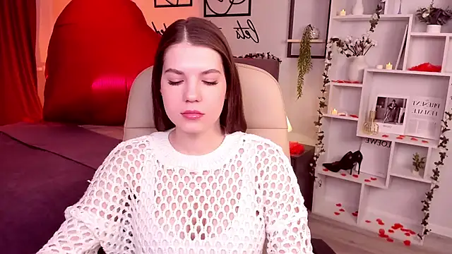 Snapshot of BellaSweetHeart chatting on 02.16.25 BellaSweetHeart online show from 02.16.25