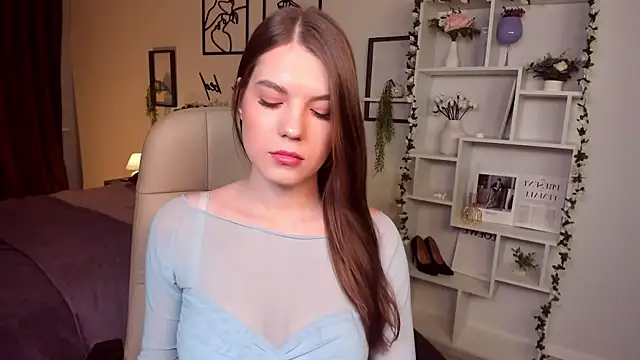 Snapshot of BellaSweetHeart chatting on 02.20.25 BellaSweetHeart online show from 02.20.25