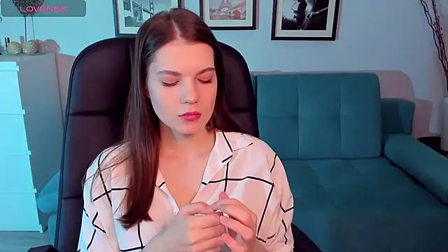 Snapshot of BellaSweetHeart chatting on 03.07.25 BellaSweetHeart online show from 03.07.25