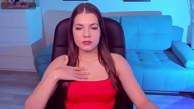 Snapshot of BellaSweetHeart chatting on 10.29.25 BellaSweetHeart online show from 10.29.25