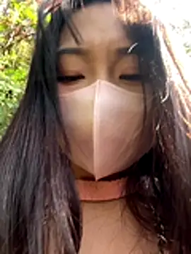 Snapshot of Xixi-Gala chatting on 11.26.25 Xixi-Gala online show from 11.26.25