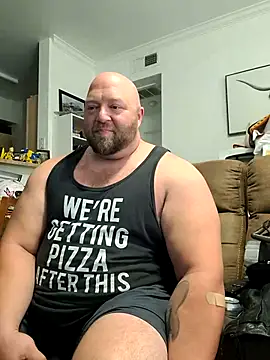 Snapshot of Strong_Bear89 chatting on 12.04.24 Strong Bear89 online show from 12.04.24