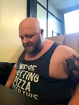 Snapshot of Strong_Bear89 chatting on 12.17.24 Strong Bear89 online show from 12.17.24