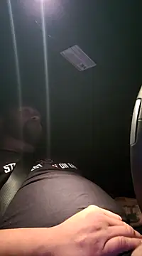 Snapshot of Strong_Bear89 chatting on 12.31.24 Strong Bear89 online show from 12.31.24