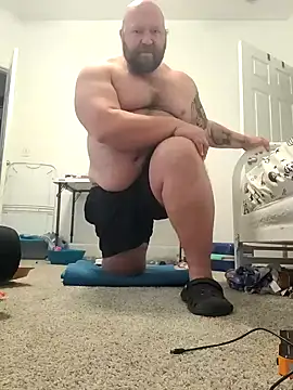 Snapshot of Strong_Bear89 chatting on 01.01.25 Strong Bear89 online show from 01.01.25