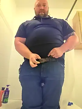 Snapshot of Strong_Bear89 chatting on 02.08.25 Strong Bear89 online show from 02.08.25