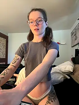 dreamteemergirl online show from 10.15.25