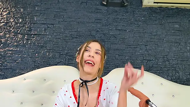 Snapshot of LaurynCopper chatting on 01.03.25 LaurynCopper online show from 01.03.25