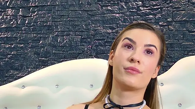 Snapshot of LaurynCopper chatting on 01.17.25 LaurynCopper online show from 01.17.25